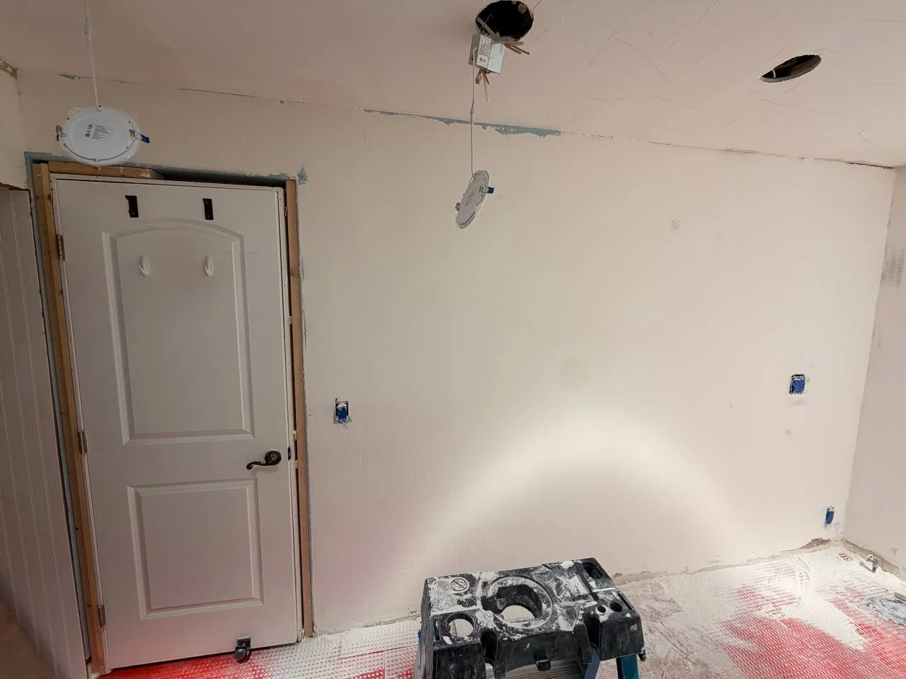 Spanish Porcelain Bathroom Remodel in Brushy Creek. — before remodeling